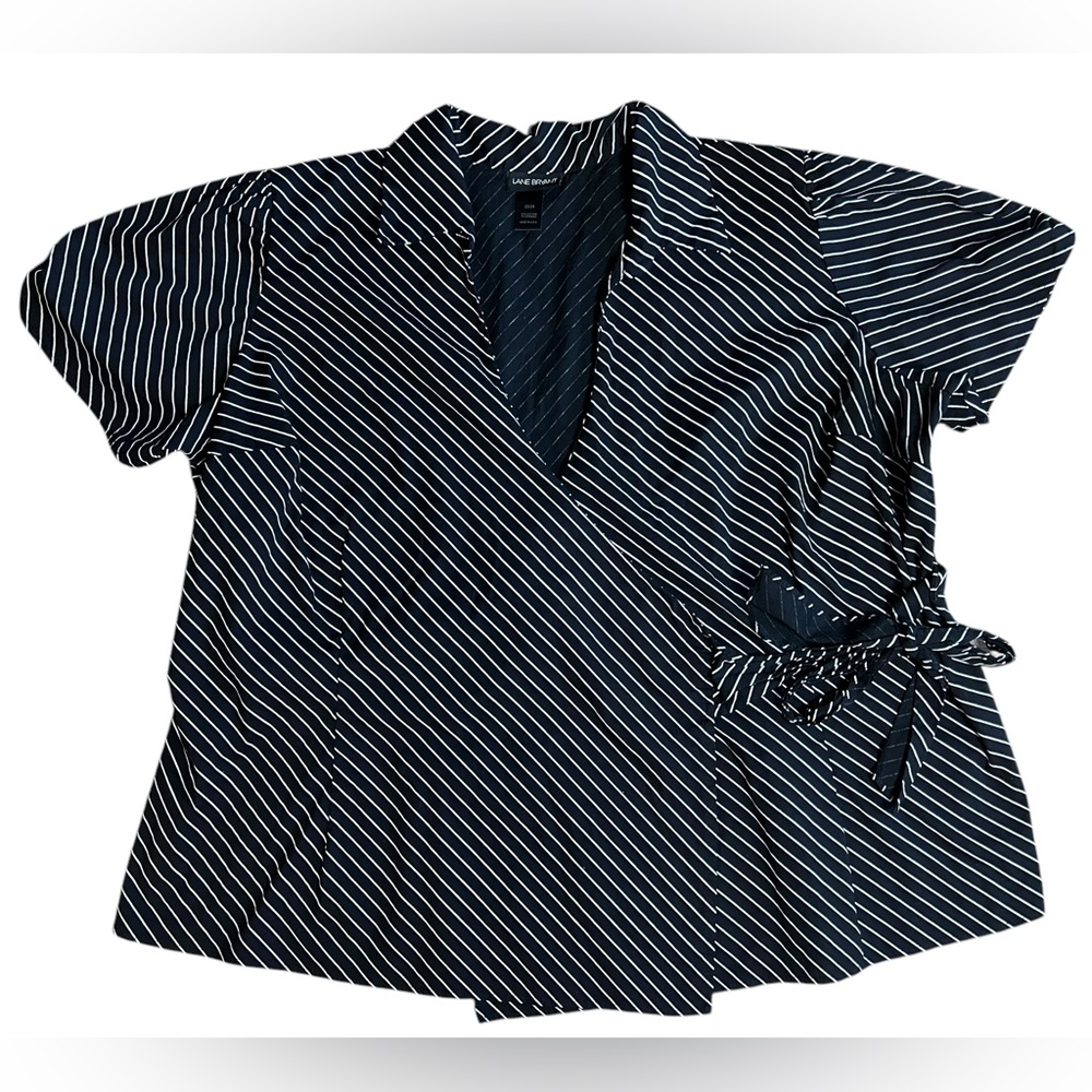 LANE BRYANT Black Striped Short-Sleeve Wrap‎ Blouse Size 22/24 Ruched Sleeves